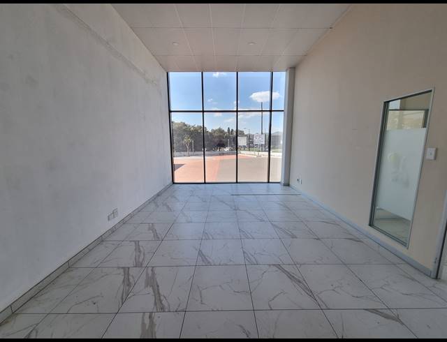1,260M² WAREHOUSE TO LET IN ORMONDE